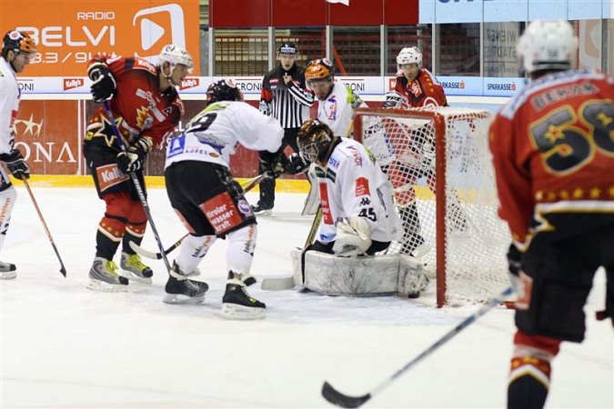 okt-hokej-f-innsbruck-035.jpg