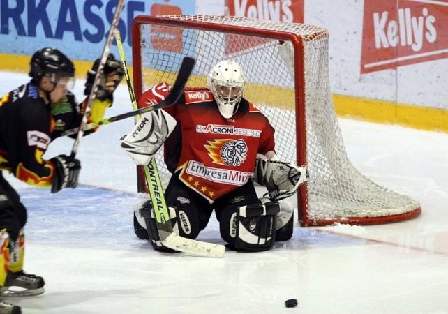 feb-hokejmladi-b-slavija-007.jpg