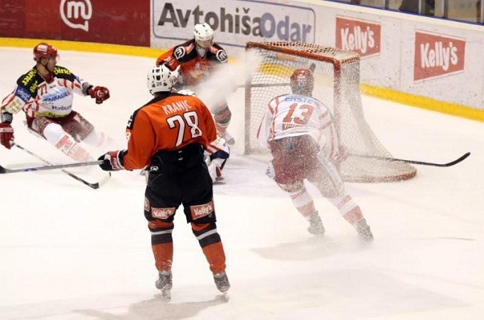 nov-hokej-c-kac-004.jpg