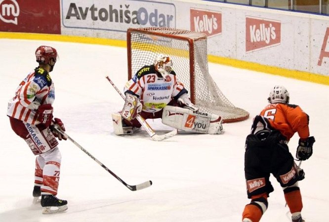 nov-hokej-c-kac-008.jpg