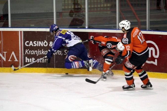 nov-hokej-d-villach-007.jpg