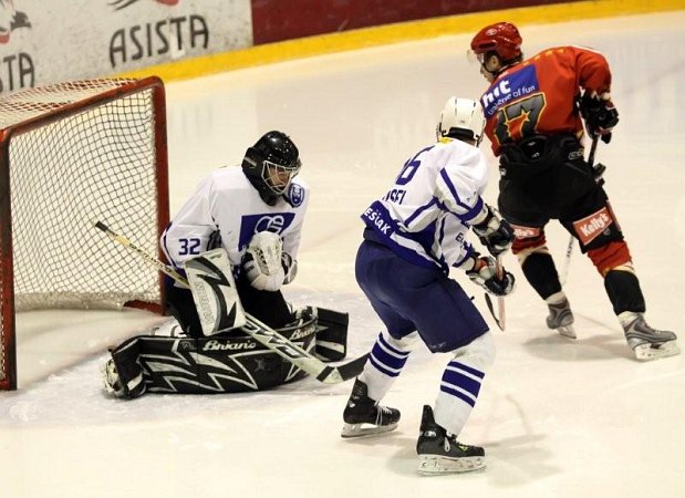 nov-hokejmladi-a-medvescak-009.jpg