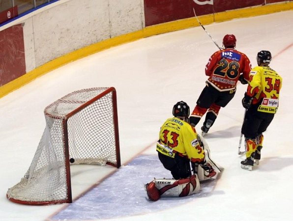 sep-hokejmladi-b-slavija-014.jpg
