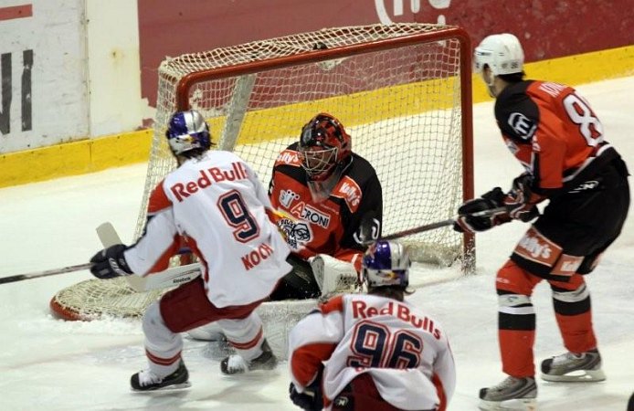 feb-hokej-f-salzburg-002.jpg