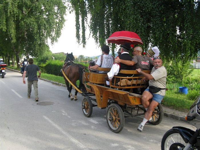 jul-jurerobic-a-003.jpg