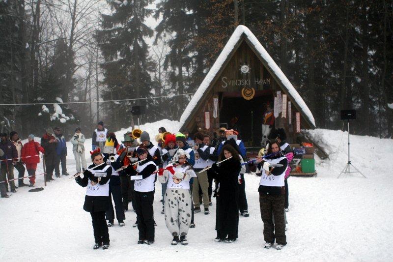 feb-svinjska-glava-b-046.jpg