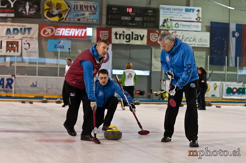 jun-curling-a-001.jpg
