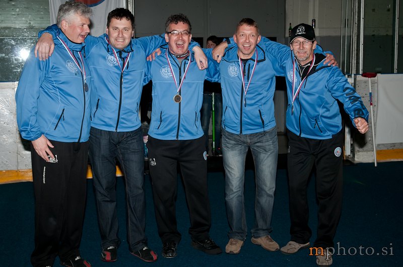 jun-curling-a-005.jpg