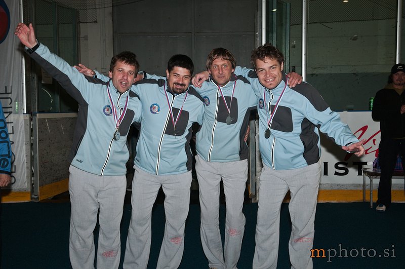 jun-curling-a-006.jpg