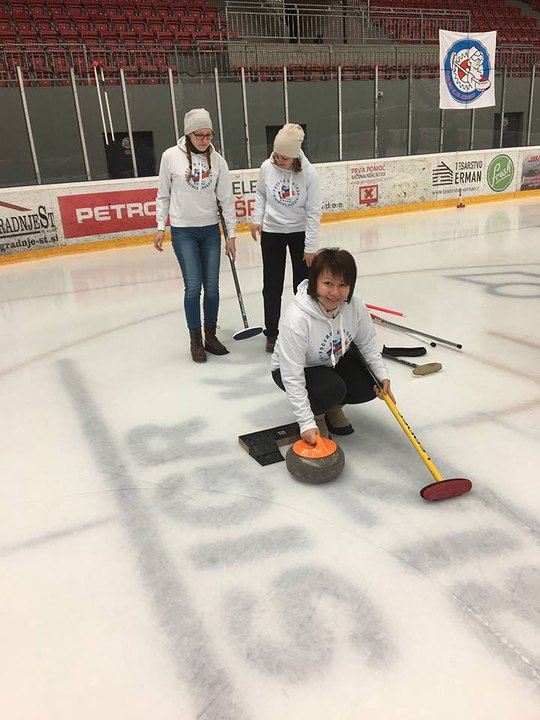 dec-curling-a-002.jpg