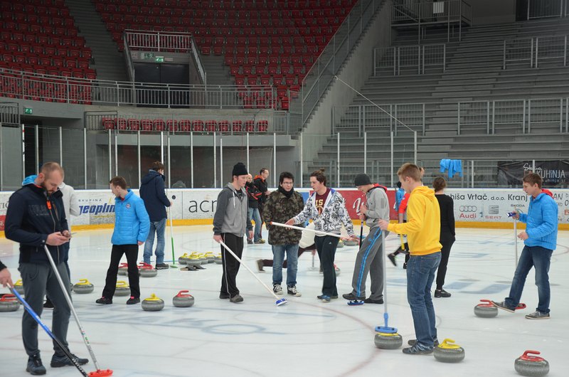 dec-curling-a-004.jpg