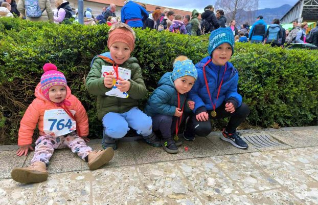 17. POMLADNI TEK JESENICE – Otroški tek v sliki