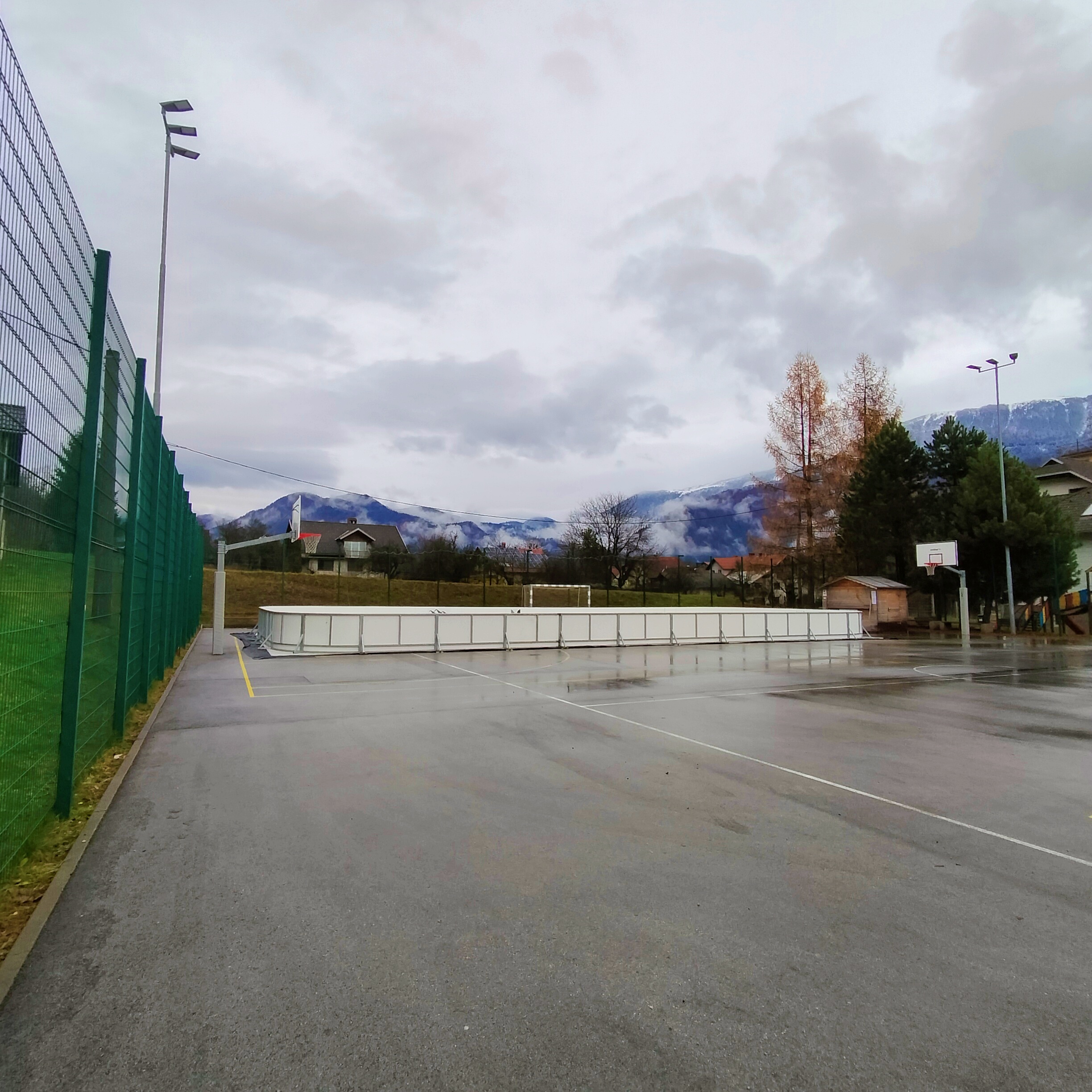 Vabljeni na umetno drsališče na Blejski Dobravi!