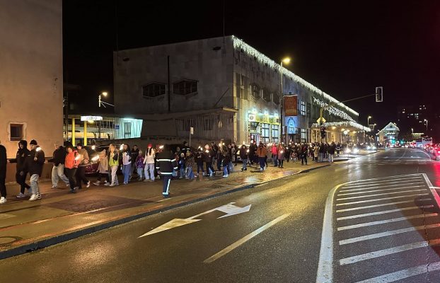 Tradicionalni decembrski sprevod športnikov z lučkami osvetlil jeseniške ulice