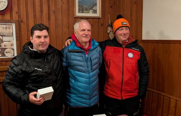 PODELITEV PRIZNANJ OB POLNI LUNI