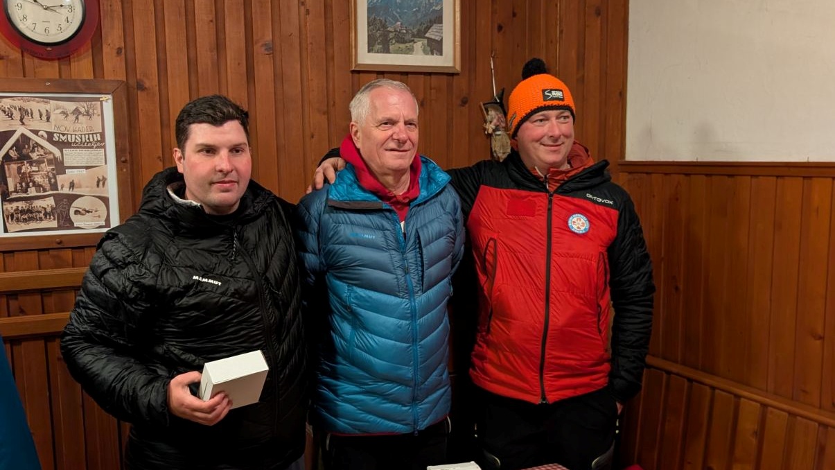 PODELITEV PRIZNANJ OB POLNI LUNI